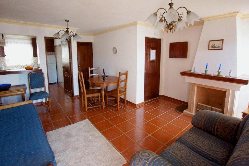 Apartamentos Os Descobrimentos Бургау Екстериор снимка
