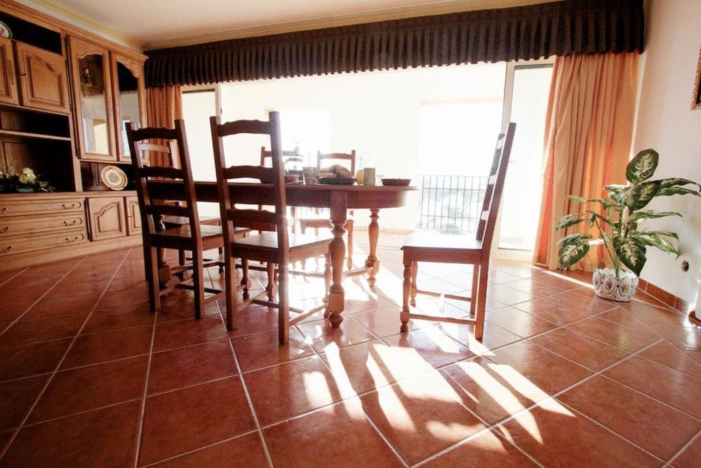 Apartamentos Os Descobrimentos Бургау Екстериор снимка